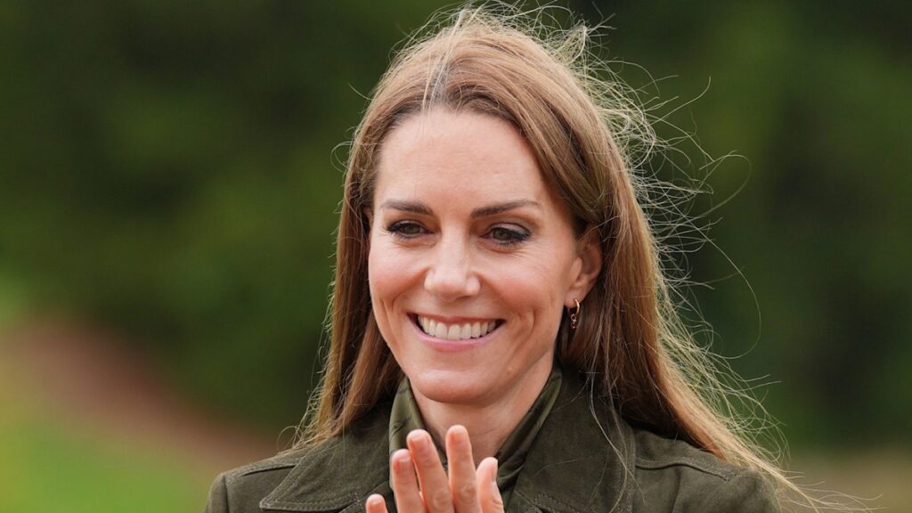 Princess Kate leads celebrations as England wins Women’s Rugby World Cup Princess Kate leads celebrations as England wins Women's Rugby World Cup