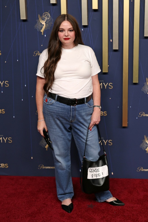 Television stars shine bright on Emmys red carpet Yahoo entertainment home