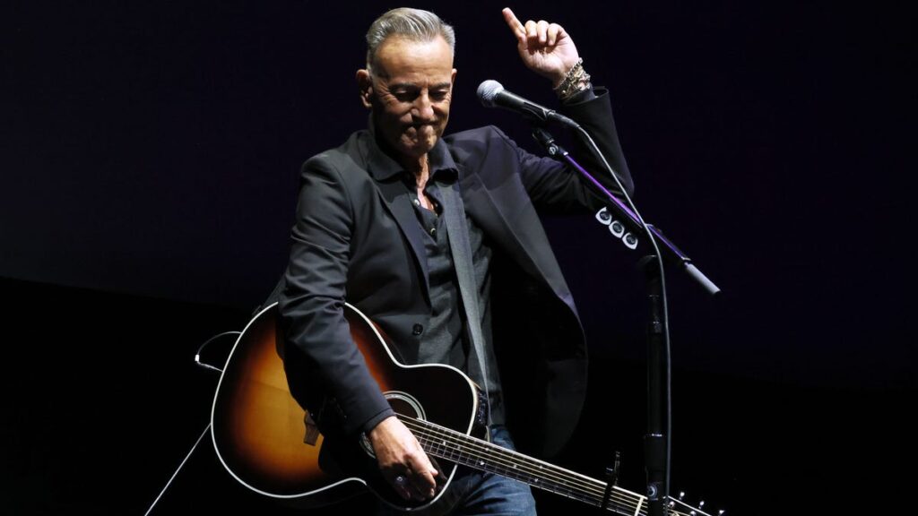 Bruce Springsteen get political at 'Deliver Me From Nowhere'