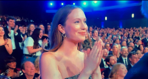 Hannah Einbinder purposefully turning during Emmys broadcast to make her ceasefire pin visible