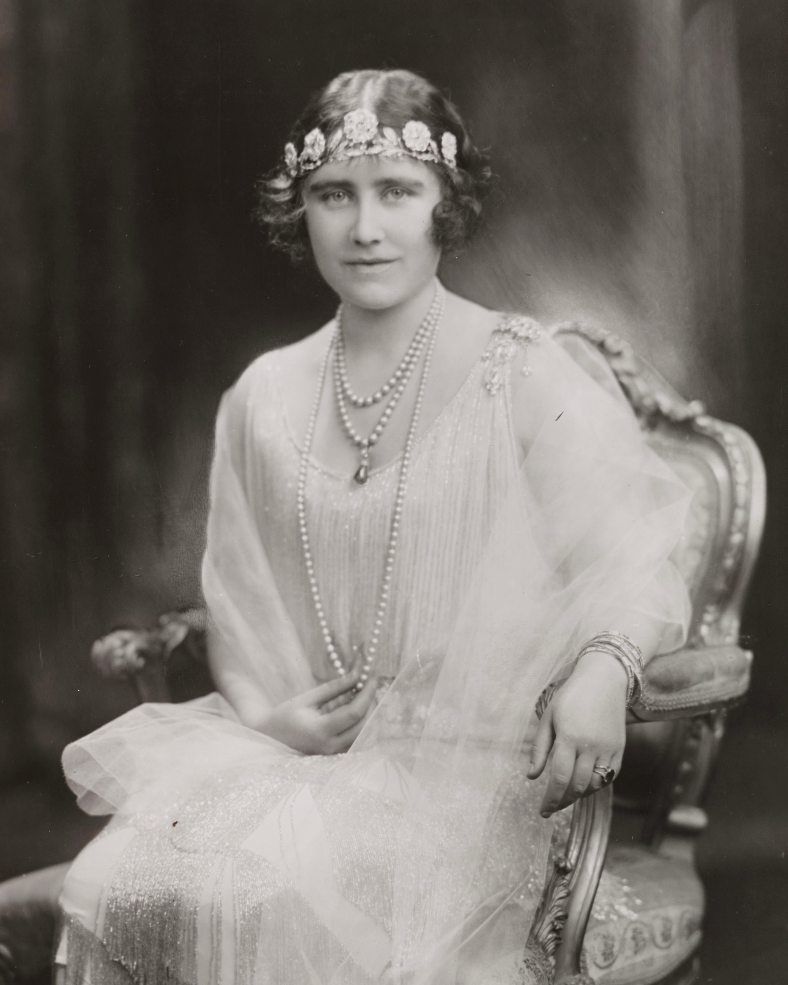 Portrait of Elizabeth, the Duchess of York wearing the Strathmore Rose Tiara
