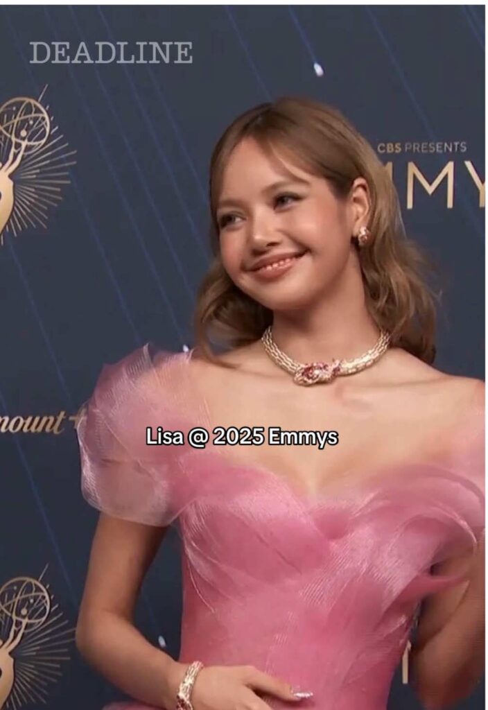 Can we talk about Lisa's dress at the Emmys?