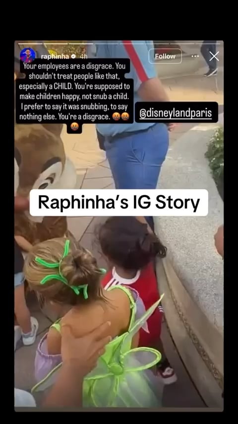 Barcelona player Raphinha calls out Disneyland Paris as his son faces racism.