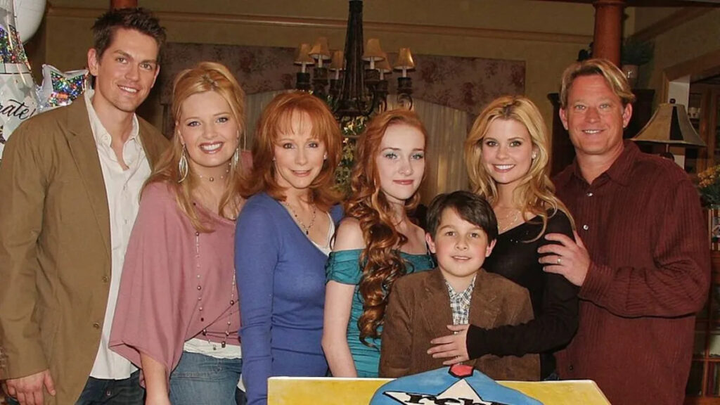 Reba’ Cast Has Emotional ‘Forever Family’ Reunion Yahoo entertainment home