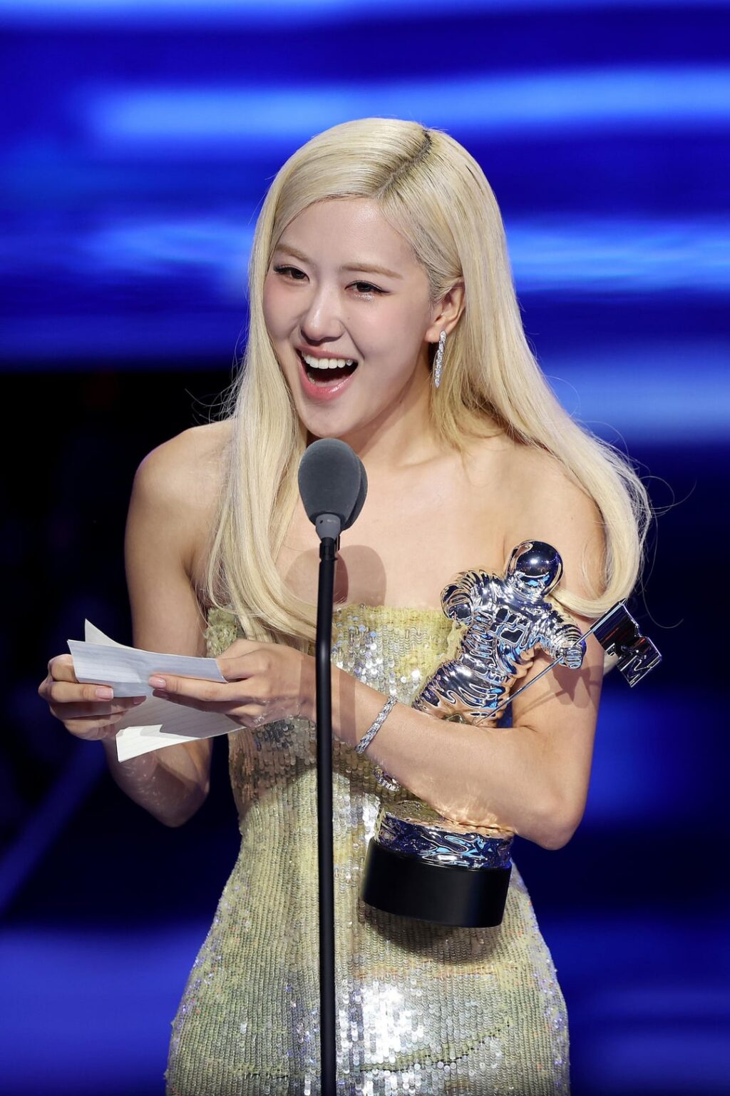 Rosé wins Song of the Year at the 2025 MTV VMAS in New York - September 7, 2025