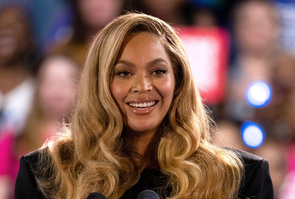 Beyonce smiling 