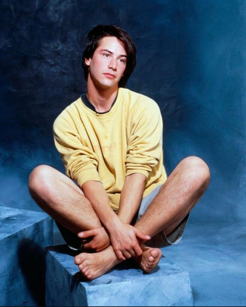 Keanu Reeves, one of the internet’s boyfriends, turns 61 today and is aging like a fine wine! (September 2, 1964)