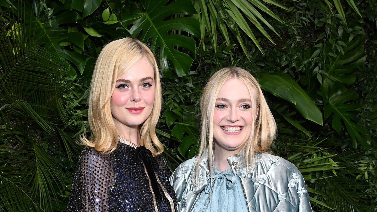 Elle Fanning, Dakota Fanning stand side-by-side