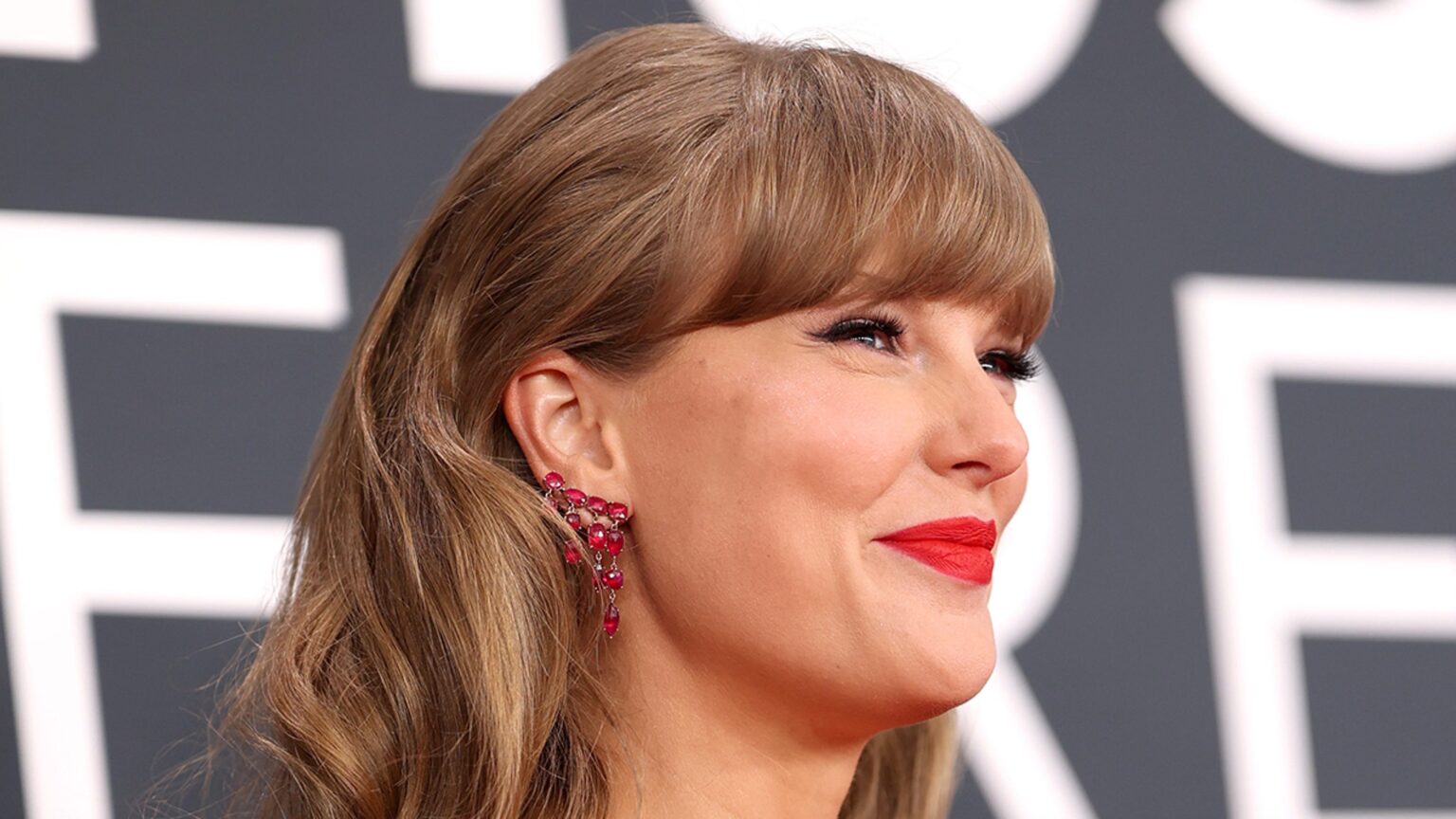 Taylor Swift Granted Restraining Order Against Ex-Convict Stalker Taylor Swift Granted Restraining Order Against Ex-Convict Stalker