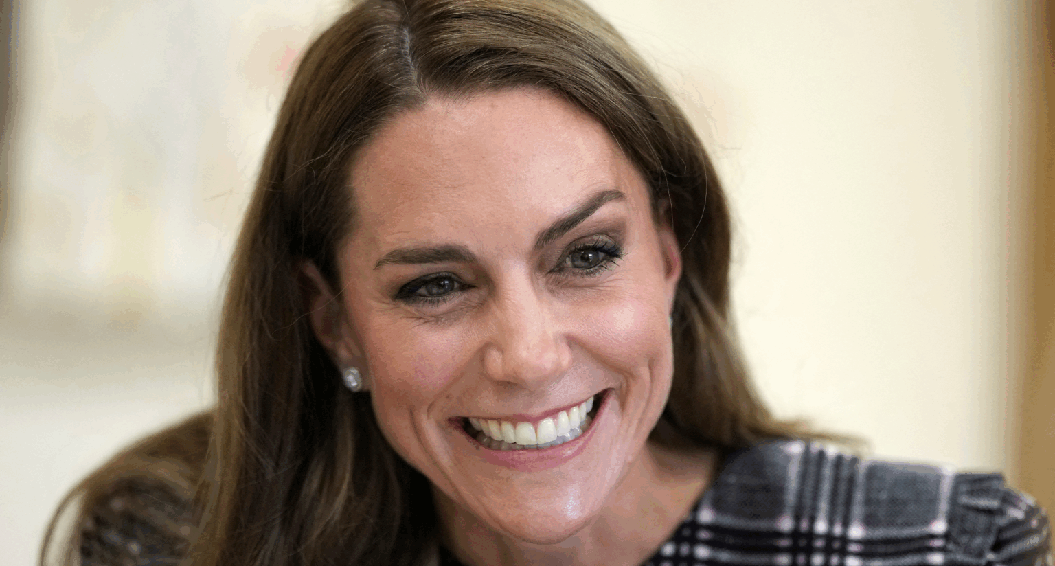 Kate Middleton Did Her Signature Hair Move at Surprise Appearance