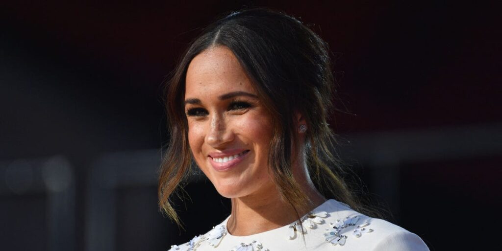Meghan Markle Rewears A Favourite White Dess For Her Birthday