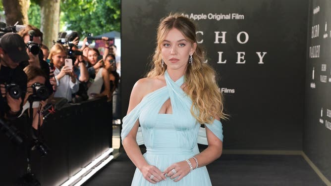 Sydney Sweeney thirst traps from Mars for her Birthday