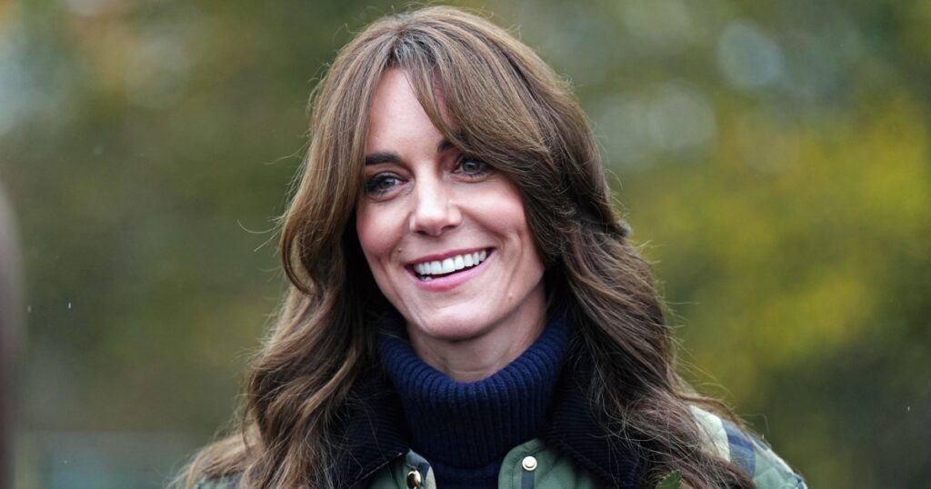 Get Kate Middleton’s Brown Longchamp Tote Look for Just $26