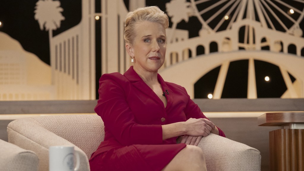 Lauren Weedman Talks Acting During Her “Bell’s Palsy Era” Lauren Weedman Talks Acting During Her "Bell's Palsy Era"