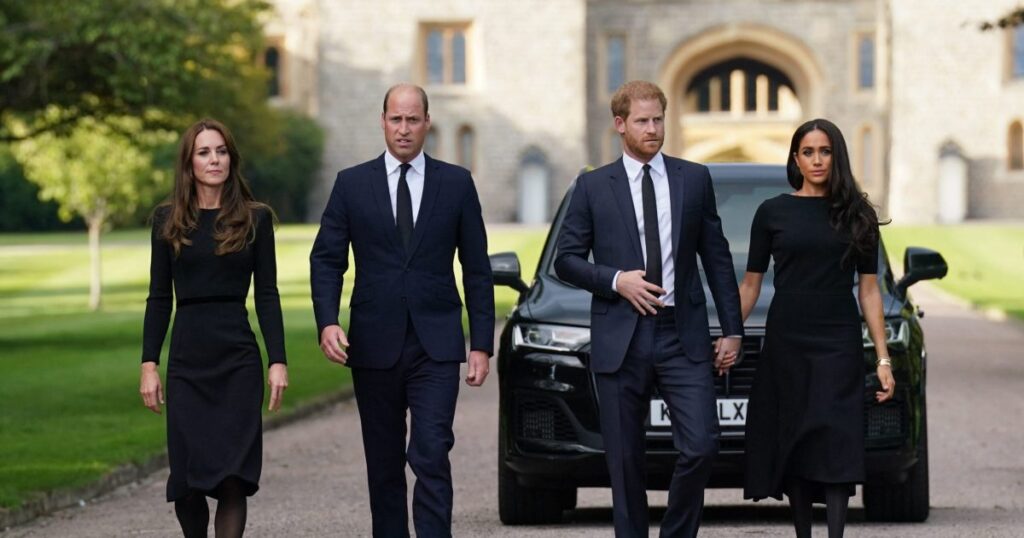 Prince Harry & Meghan Markle ‘Want To Replace’ William & Kate | Gallery Prince Harry & Meghan Markle 'Want To Replace' William & Kate | Gallery
