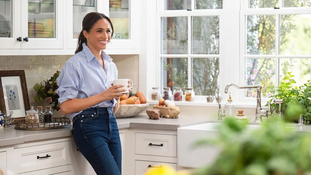 Meghan Markle shares behind-the-scenes photos with her kids