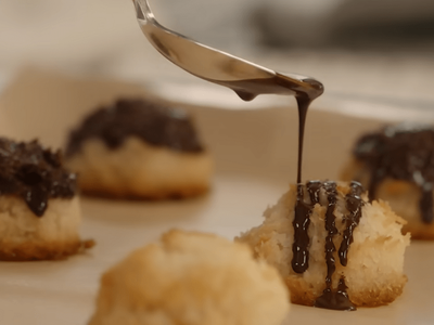 Meghan Markle's vegan coconut macaroons