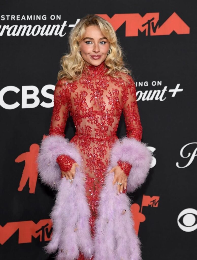 Sabrina Carpenter at VMA’s red carpet | NYC | September 2025