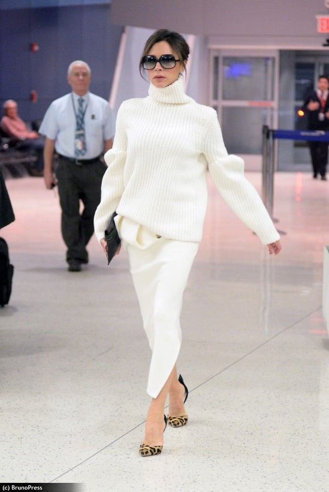 Victoria Beckham's impecable airport style