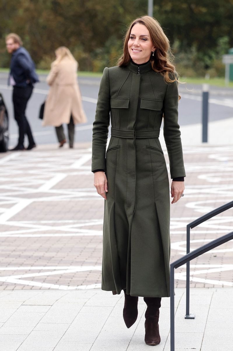 Kate’s latest appearance cements the trend, reminding us that fashion is often the most elegant form of diplomacy.