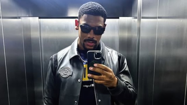 Aaron Pierre’s Mirror Selfie With No Shirt Has Fans Talking Yahoo entertainment home