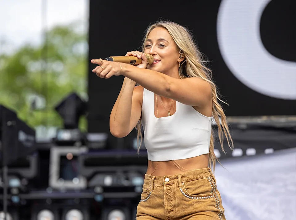 Ashley Cooke performs at the 2024 Windy City Smokeout.