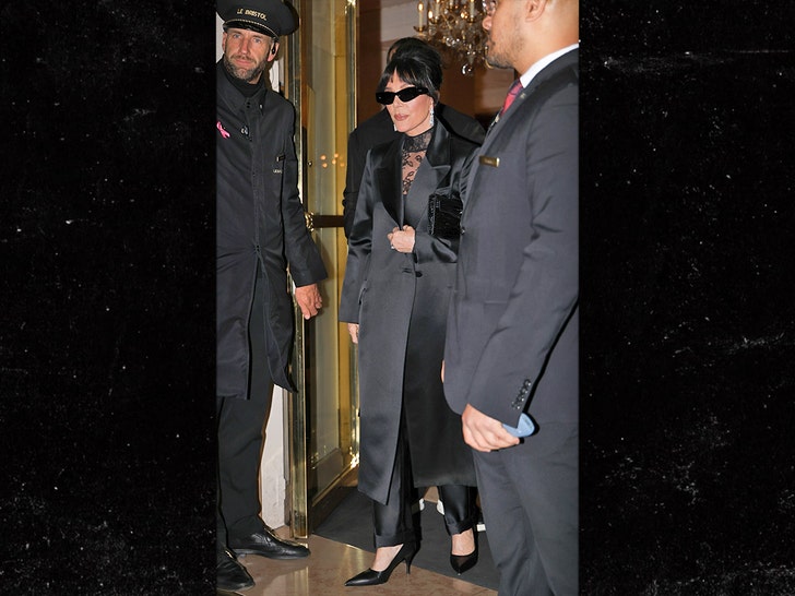 Kim Kardashian and Celebs attend Party at Crazy Horse Paris bg 3