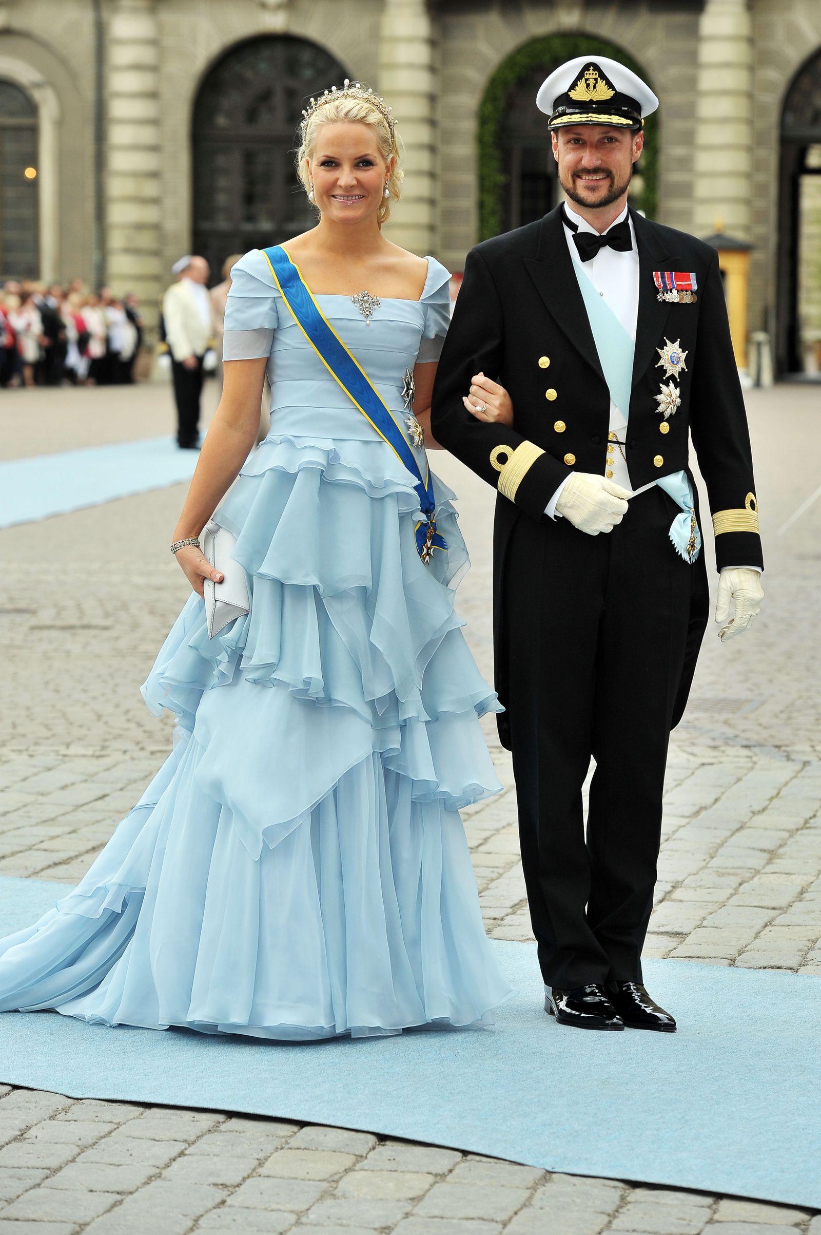 Crown Princess Mette Marit wore the diamond daisy bandeau for her wedding to Crown Prince Haakon in 2001