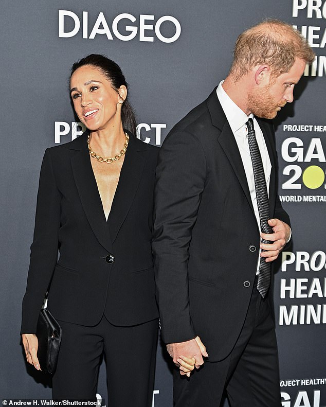 At the Project Healthy Minds Gala Meghan went full black-tie, wearing a Giorgio Armani tuxedo suit. This wasn’t a red-carpet risk-taking moment, it was a deliberate nod to classic glamour, but with a twist