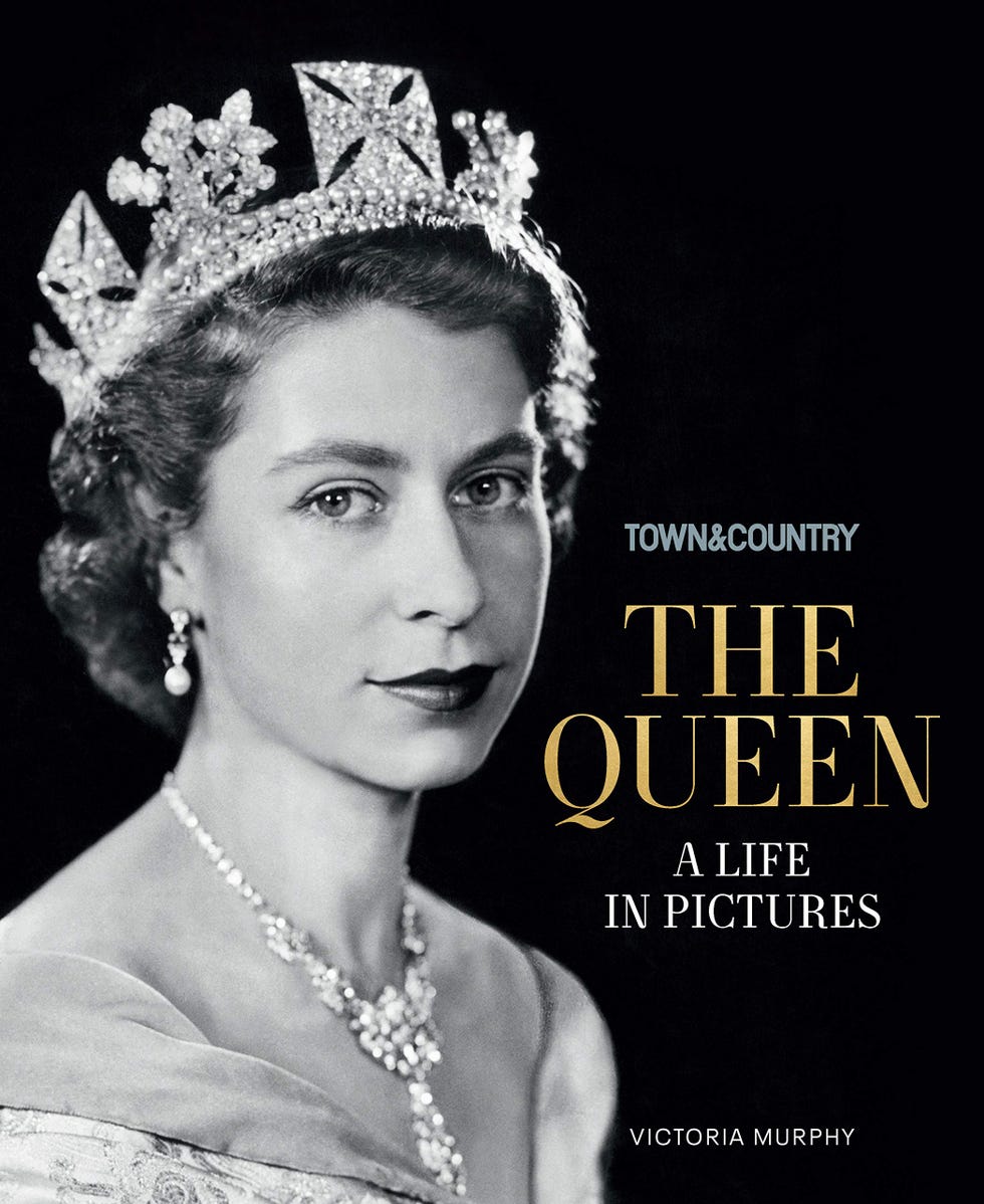 <i>The Queen: A Life in Pictures</i>, by Victoria Murphy <i>The Queen: A Life in Pictures</i>, by Victoria Murphy