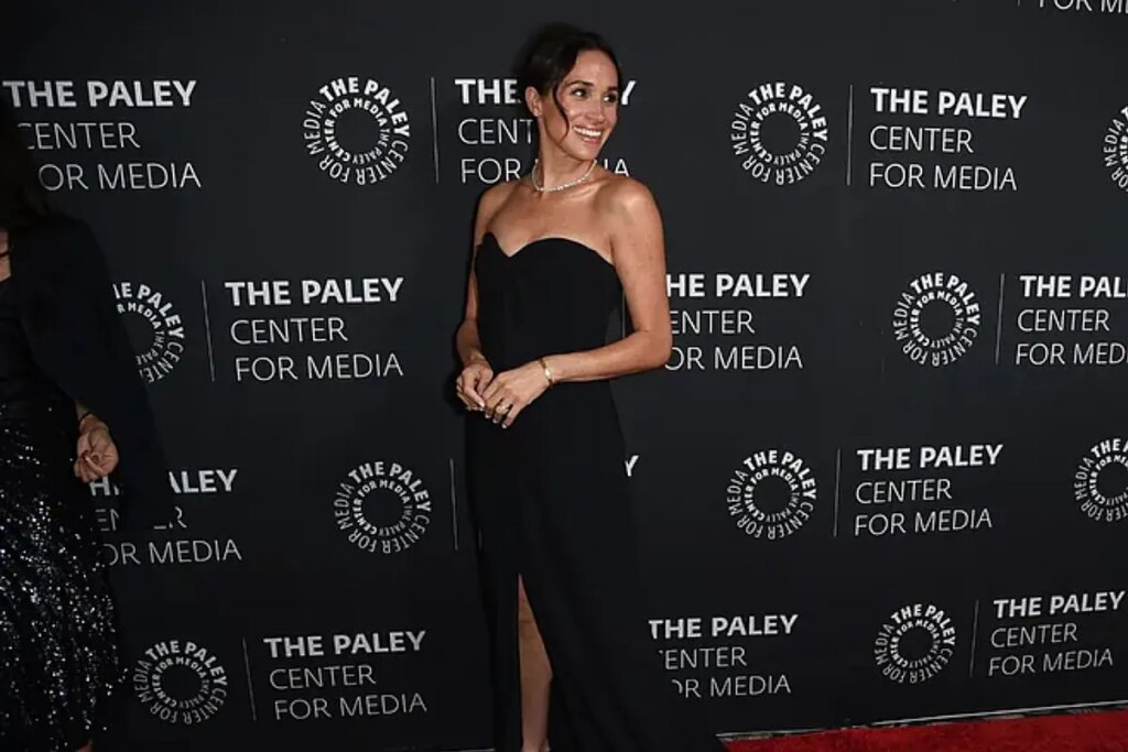 Meghan Markle shines in Paris: her surprise appearance at Fashion Week after two years away from Europe – MARCA Meghan Markle shines in Paris: her surprise appearance at Fashion Week after two years away from Europe - MARCA