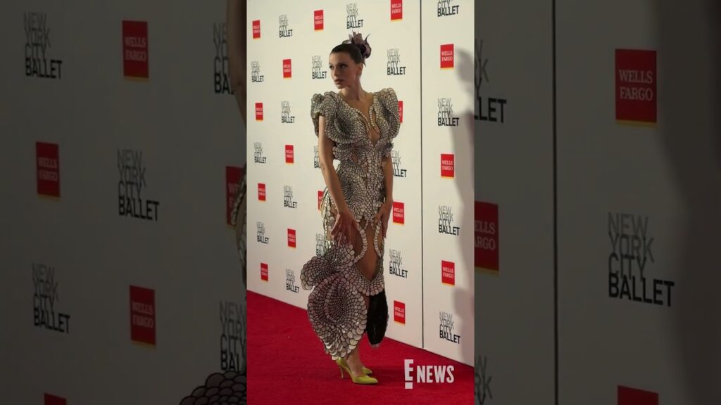 Julia Fox is our muse. 😍 She stuns at the New York City Ballet's 2025 Fall Fashion Gala.