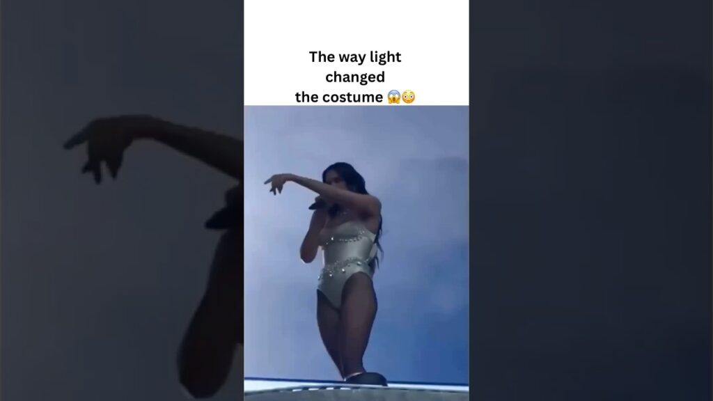 What a transition 💗 #dualipa vid credit: @bitching (insta)