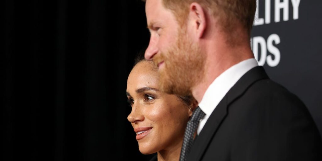 Meghan Markle Stuns in Statement Gold Necklace at New York City Gala: See Photos