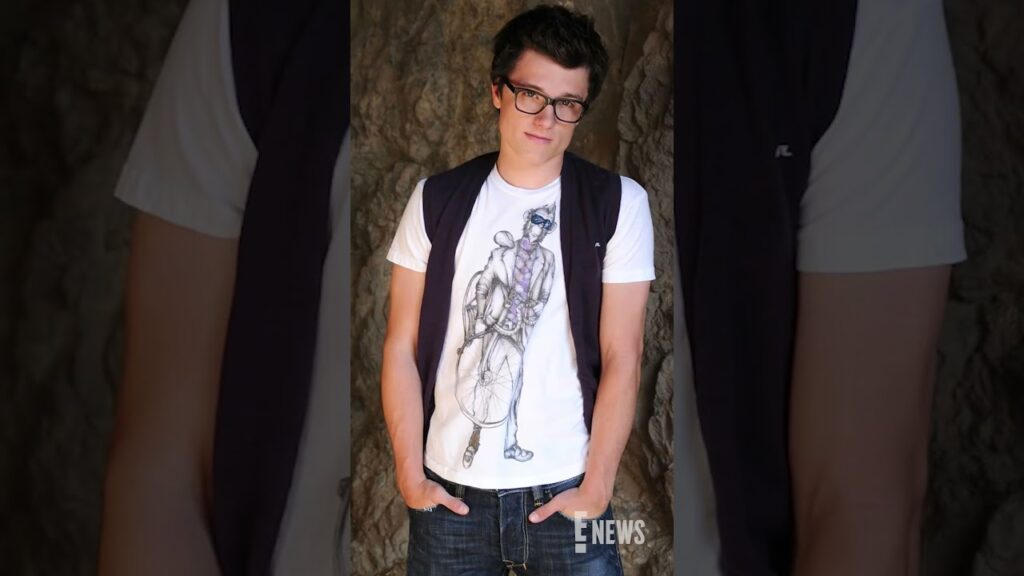 It's Josh Hutcherson's birthday and we're thinking of bringing the whistle trend back...let us know.