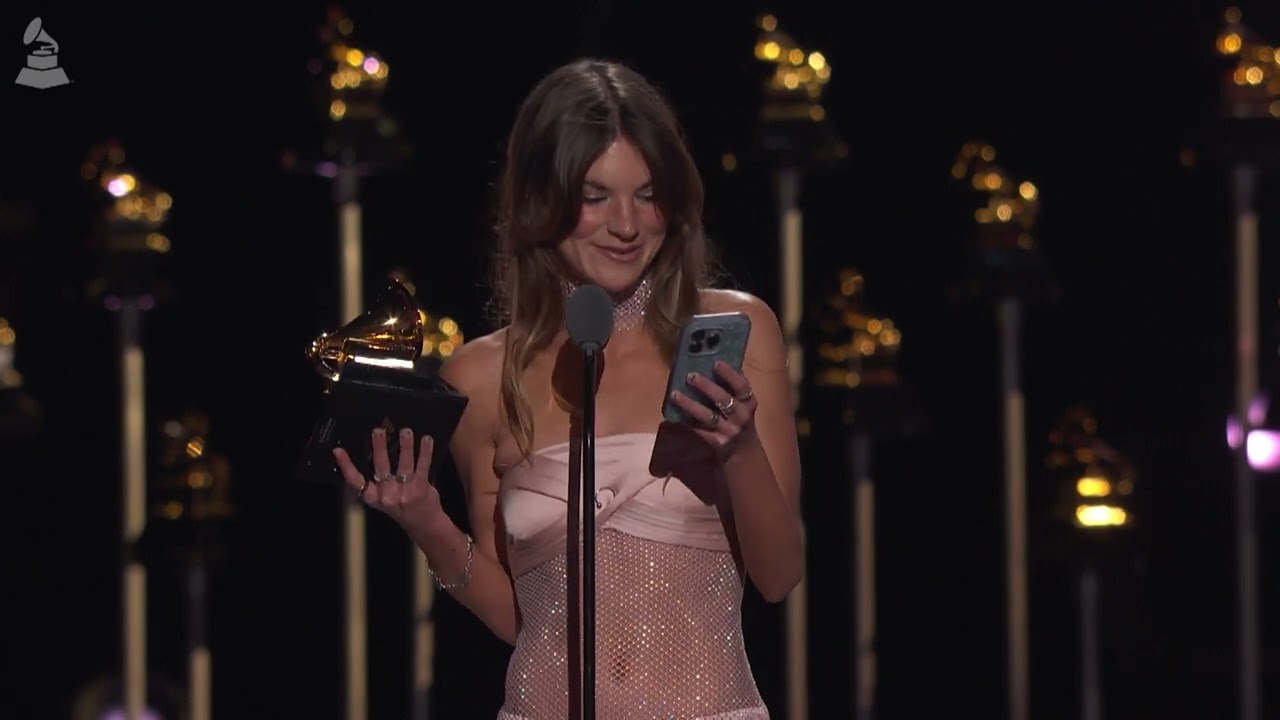 AMY ALLEN Wins SONGWRITER OF THE YEAR, NON-CLASSICAL | 2025 GRAMMYs - YouTube