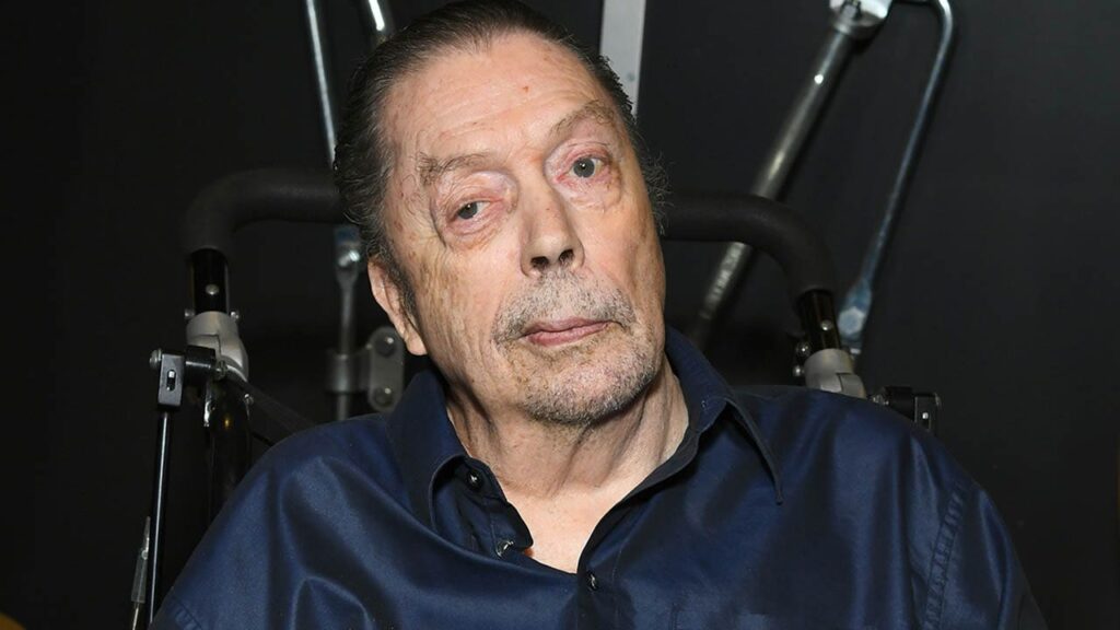 Tim Curry’s skull was smashed in during brain surgery after 2012 stroke Tim Curry's skull was smashed in during brain surgery after 2012 stroke