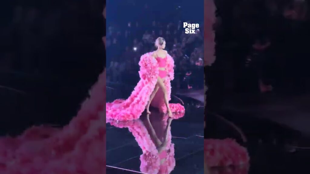 Madison Beer and Gigi Hadid sharing the stage at the 2025 Victoria’s Secret Fashion Show #shorts Madison Beer and Gigi Hadid sharing the stage at the 2025 Victoria's Secret Fashion Show #shorts
