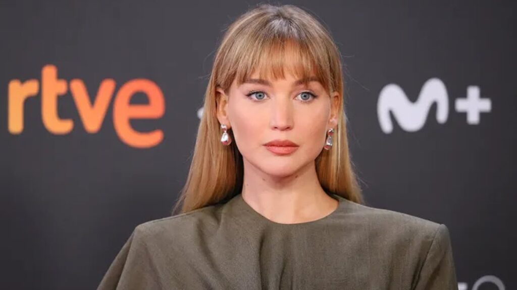 Jennifer Lawrence’s Rainy Day Look Includes an Ultra Rare $8,000 Version of This Iconic Handbag