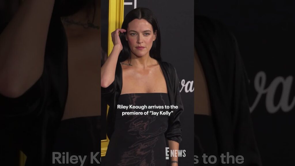 Look at Riley Keough now at the "Jay Kelly" premiere 🤩