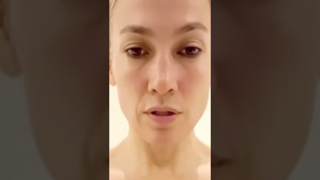 Jennifer Lopez Fooled Everyone With Her "Flawless" Skin