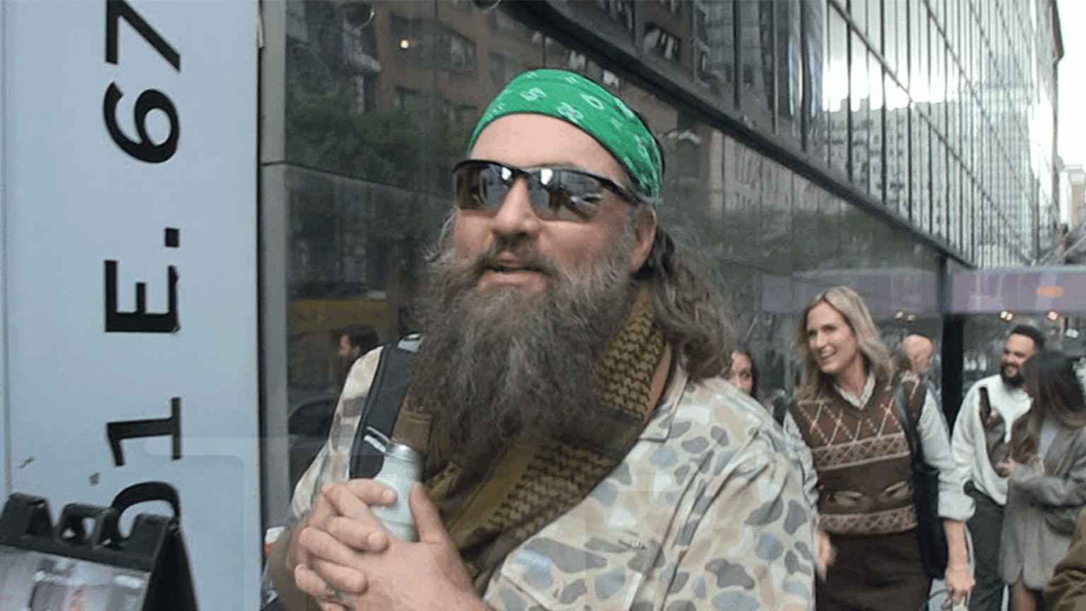 Willie Robertson Says Late Dad Phil Would've Been Glad He's Not Filming For Show