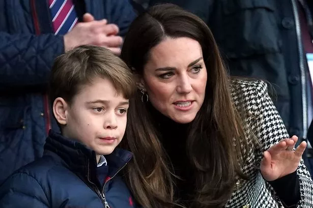 kate middleton talking to son george 