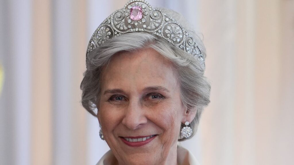 Duchess of Gloucester is hailed the ‘unsung hero’ of the Royal Family as she ‘works tirelessly without drama or controversy’ to represent the crown overseas Duchess of Gloucester is hailed the ‘unsung hero’ of the Royal Family as she ‘works tirelessly without drama or controversy’ to represent the crown overseas