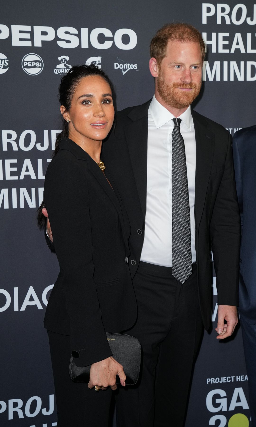 In New York, Meghan, Duchess of Sussex and Prince Harry, Duke of Sussex were spotted in New York. Meghan did her own makeup the whole trip 