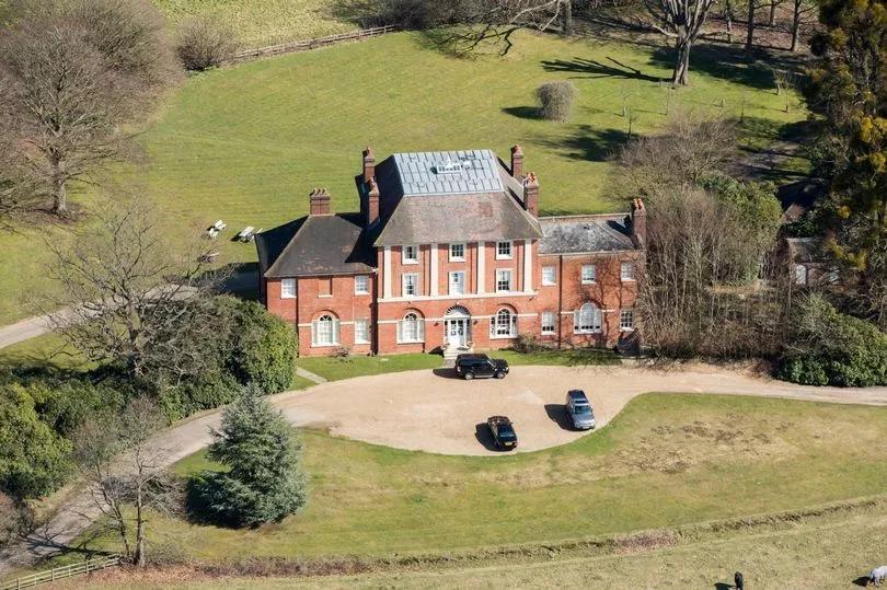 Prince William and Princess Kate ‘running roughshod’ over their new neighbors