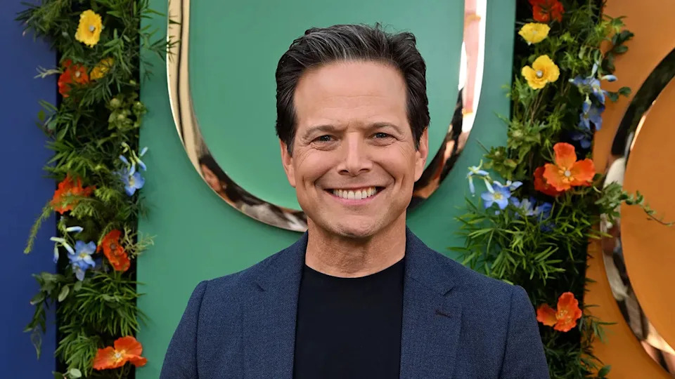 Scott Wolf smiling