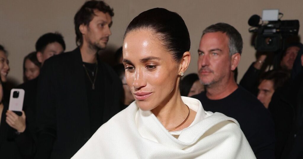 Meghan Markle left 'awkward' and 'uncomfortable' at Paris Fashion Week - Celebrity News - Entertainment