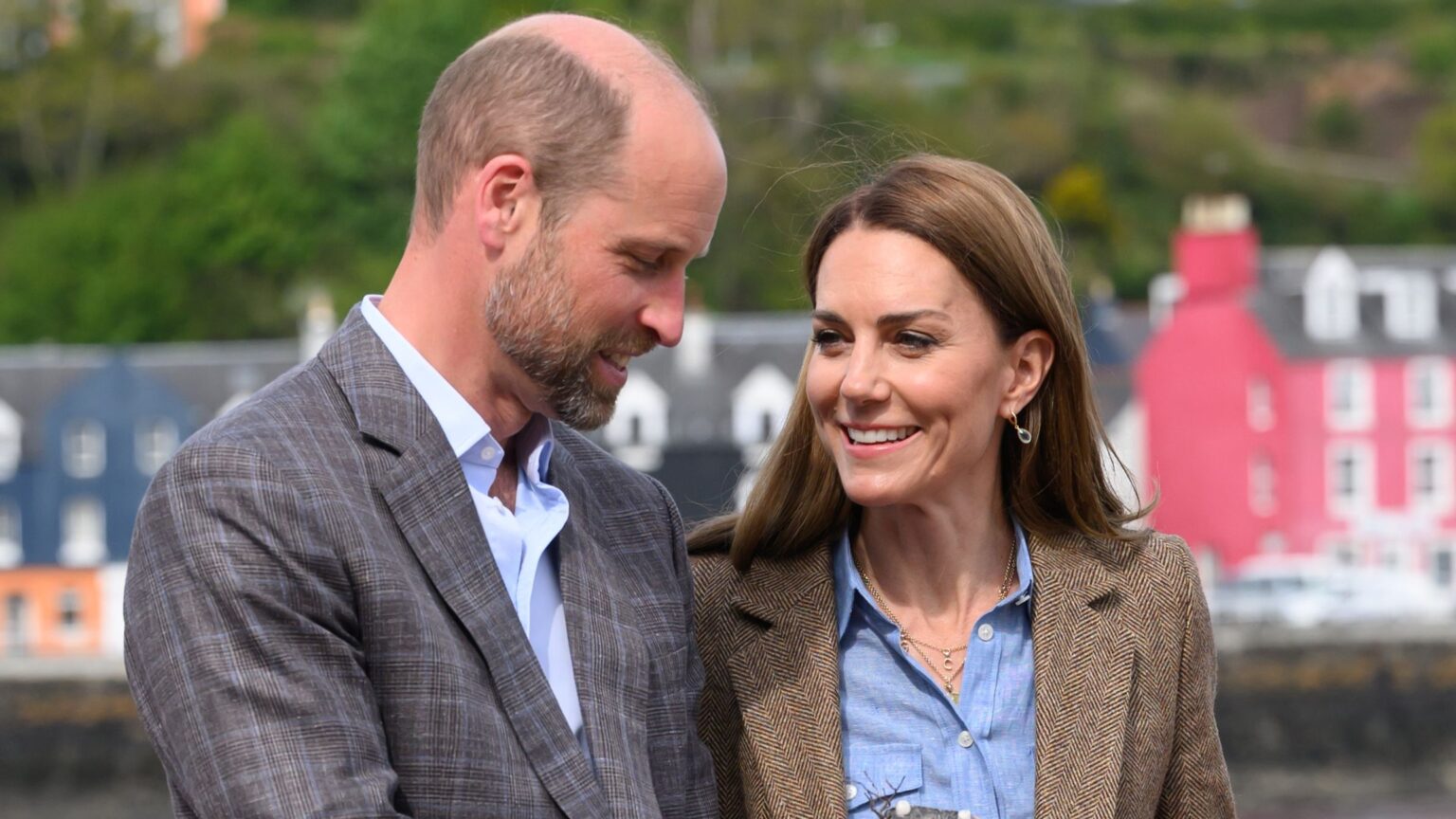 Prince William’s ‘little’ gestures to Kate haven’t gone unnoticed Prince William’s 'little' gestures to Kate haven’t gone unnoticed