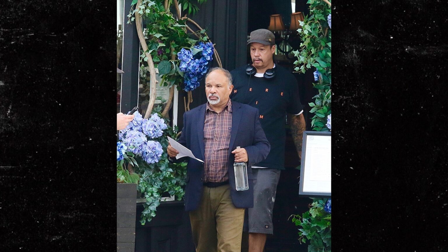 'Cosby Show' Alum Geoffrey Owens Photographed Working as Host at NYC Bar